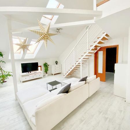 Loft With Rooftop And Free Parking In Garage Budapest Exterior photo
