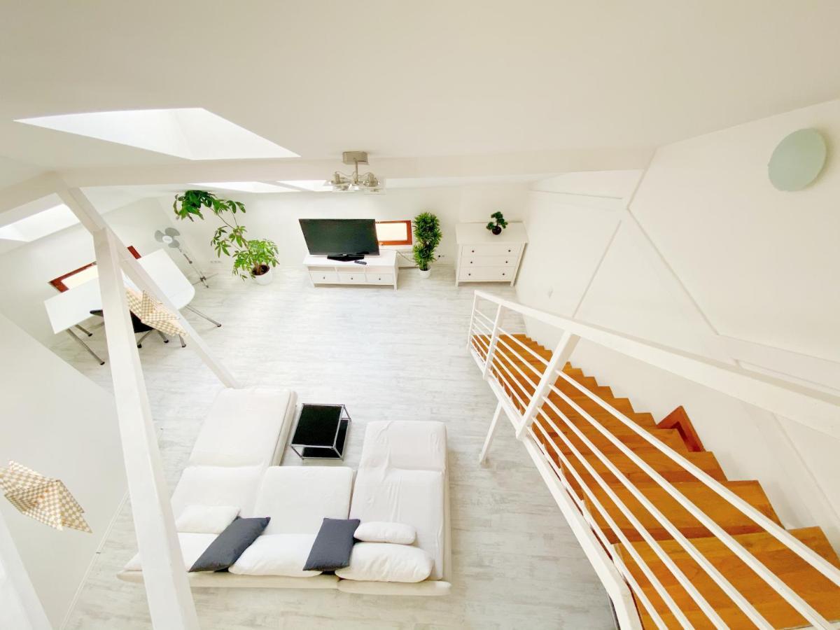 Loft With Rooftop And Free Parking In Garage Budapest Exterior photo