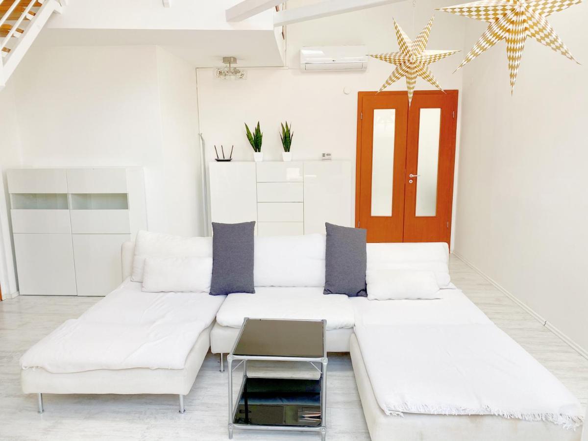 Loft With Rooftop And Free Parking In Garage Budapest Exterior photo