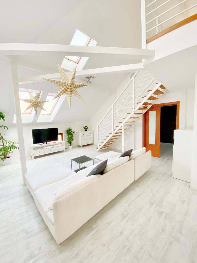 Loft With Rooftop And Free Parking In Garage Budapest Exterior photo