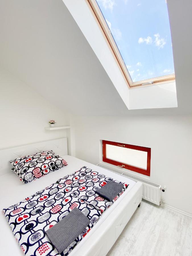 Loft With Rooftop And Free Parking In Garage Budapest Exterior photo