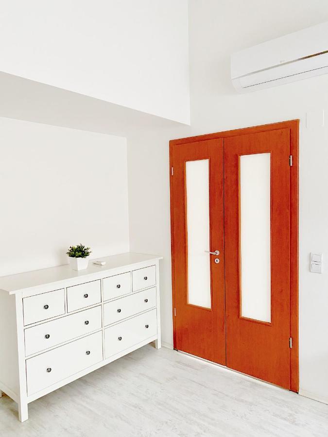 Loft With Rooftop And Free Parking In Garage Budapest Exterior photo